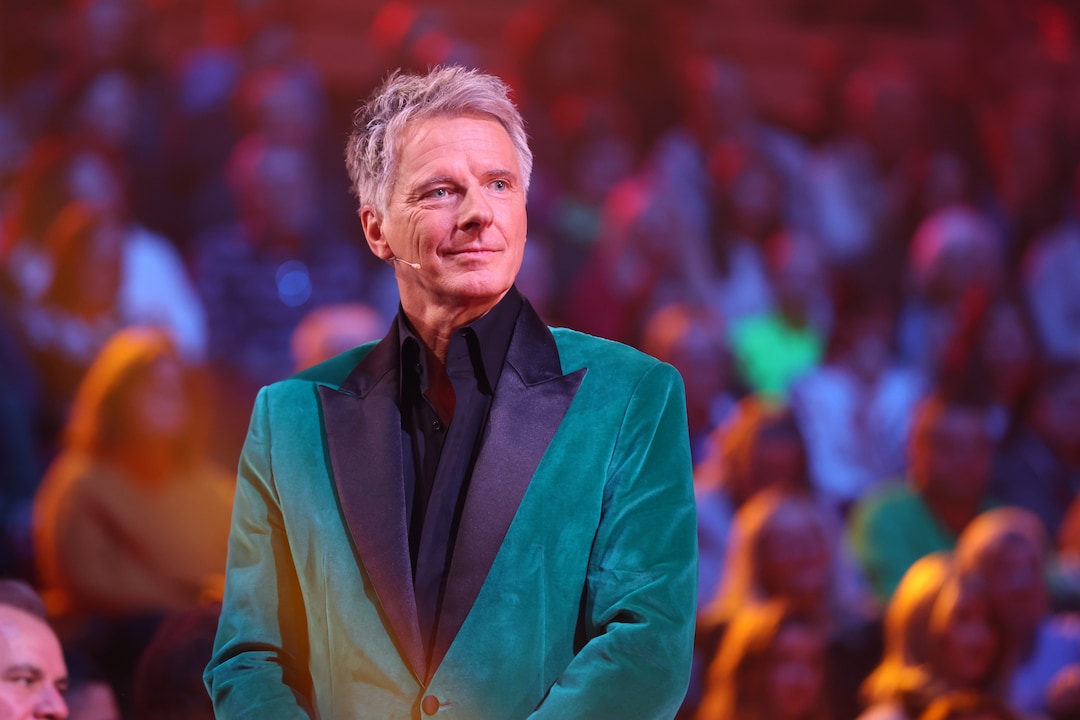 Jörg Pilawa moderiert eine TV-Show – sympathisch und professionell