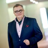Porträt von Werner Hansch als Sportreporter im Ruhrgebiet