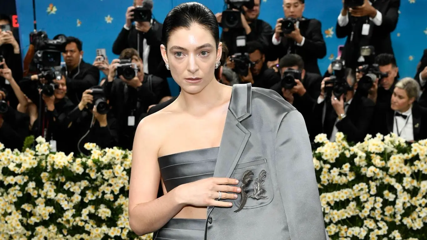 Lorde live - Konzertplakat mit lorde tickets im Fokus