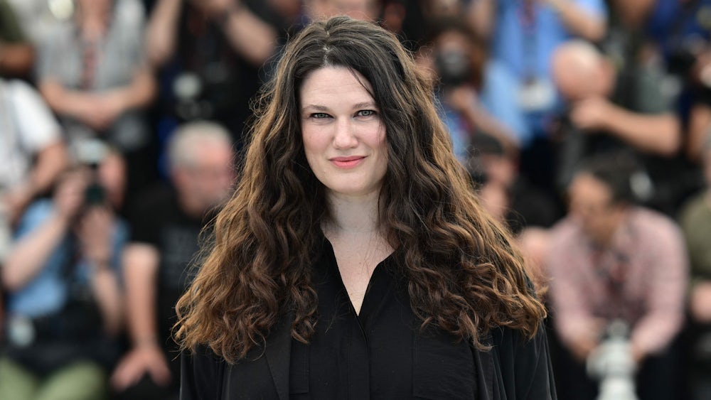 Szene aus „In die Sonne schauen“, Mascha Schilinskis hochgelobtem Film in Cannes