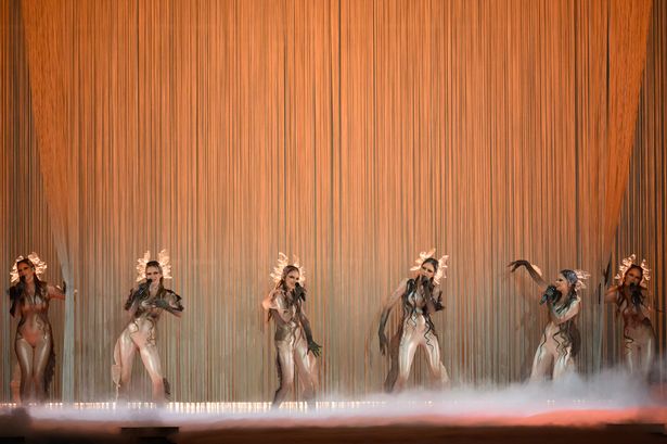 Lucio Corsi in performance all'Eurovision 2025