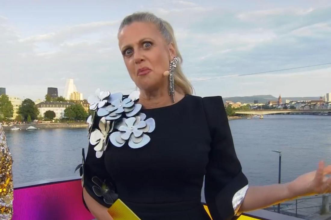 ESC Barbara Schöneberger beim Countdown in Basel
