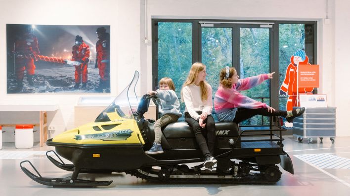 Besucher am internationalen Museumstag 2025 in einem Museum