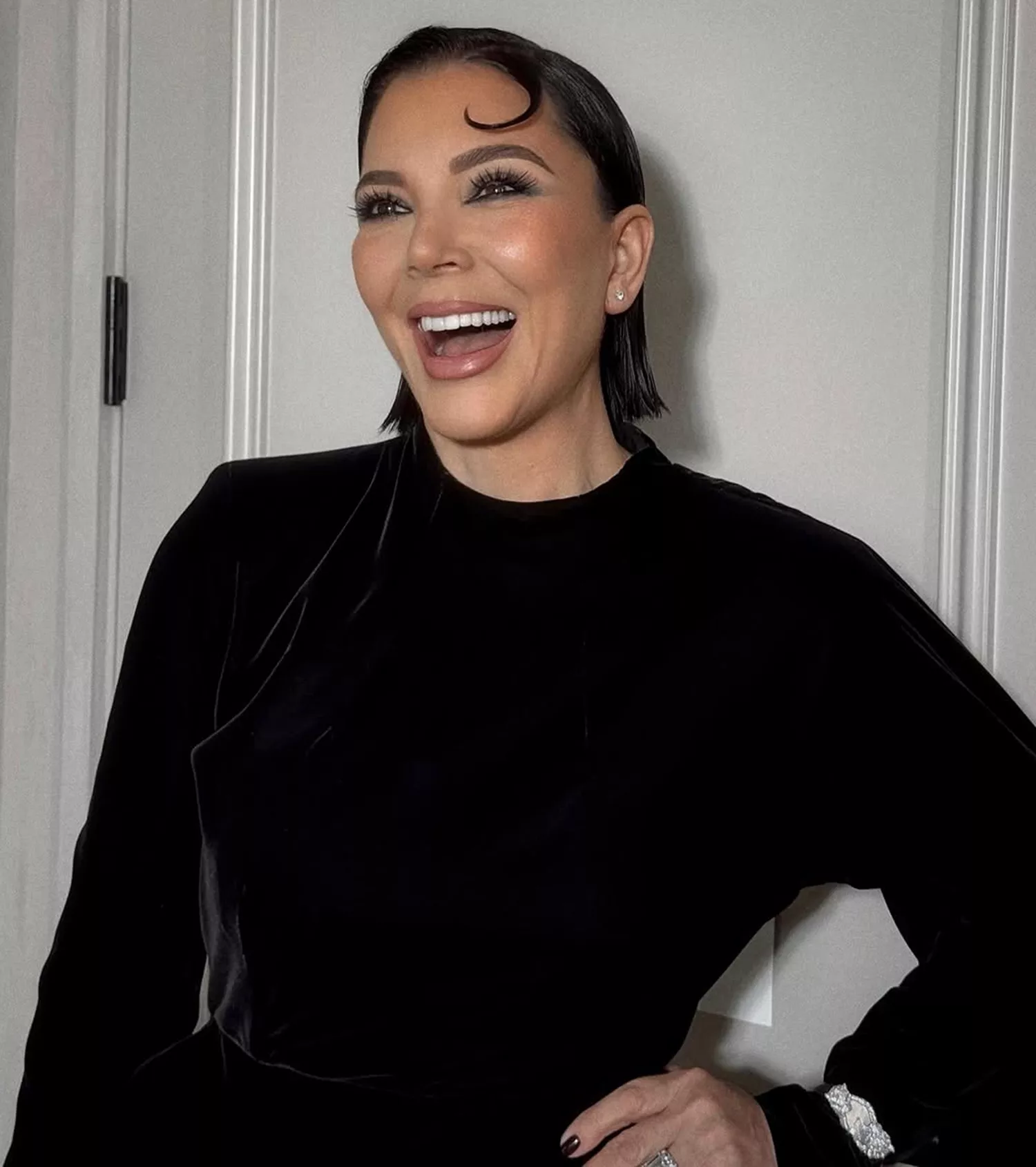 Kris Jenner strahlt bei einem Event – Organisation und Sauberkeit stehen bei ihr an erster Stelle