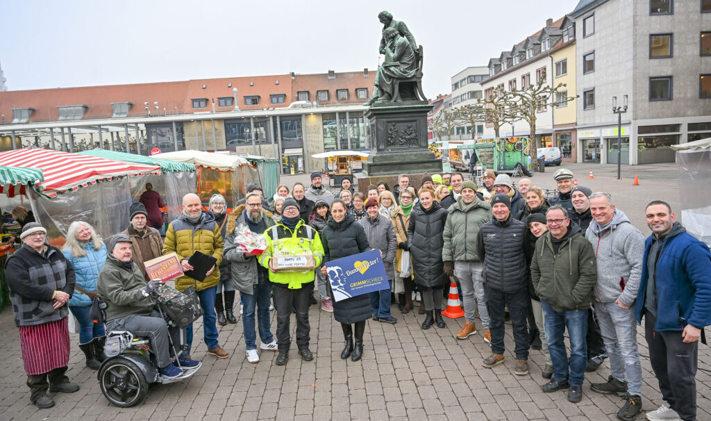 Stadtszene in Hanau mit Fokus auf Nachhaltigkeit und Bürgerengagement