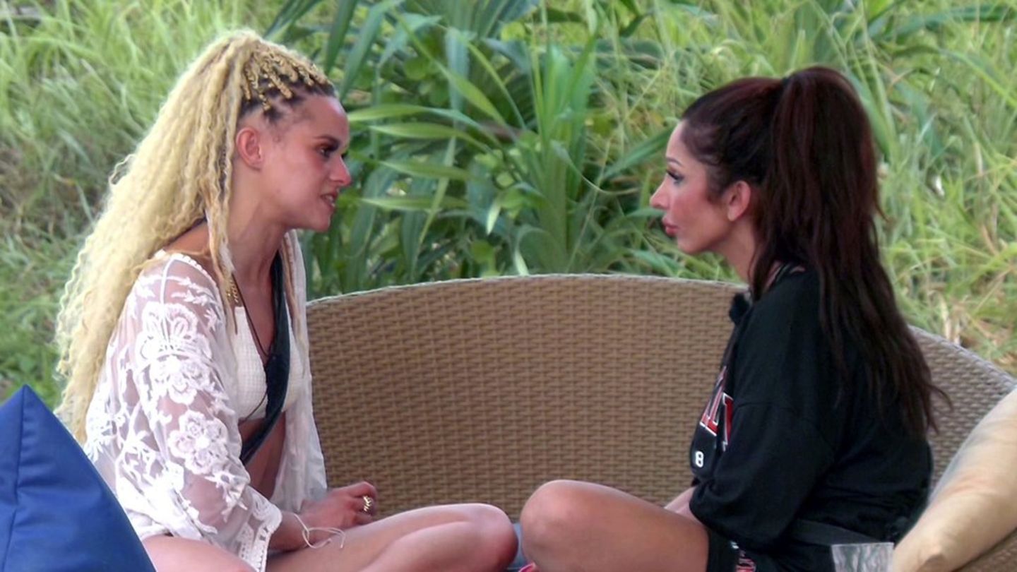 Teilnehmer von Kampf der Realitystars am thailändischen Strand