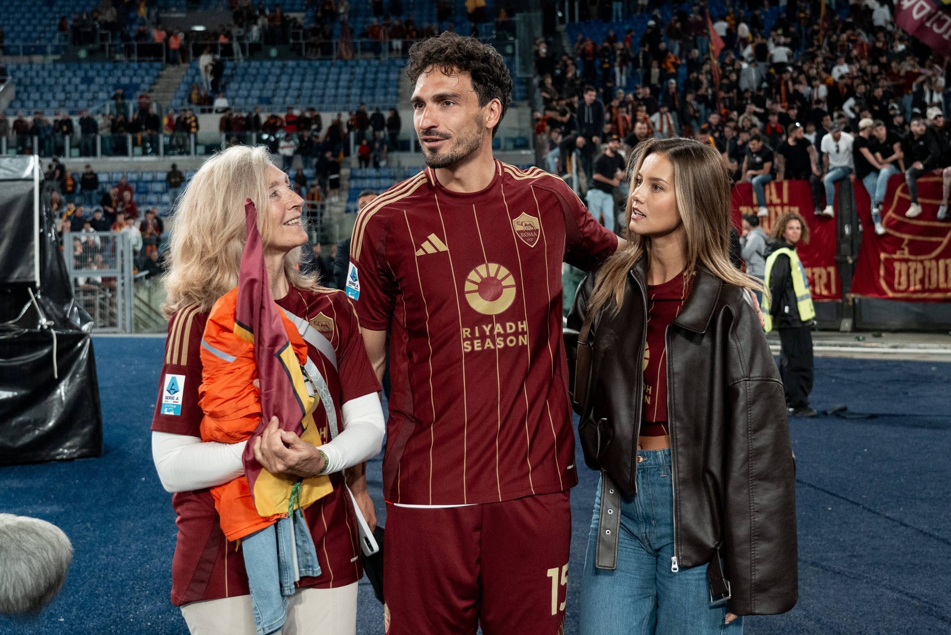 Mats Hummels gemeinsam mit seiner Freundin Nicola Cavanis